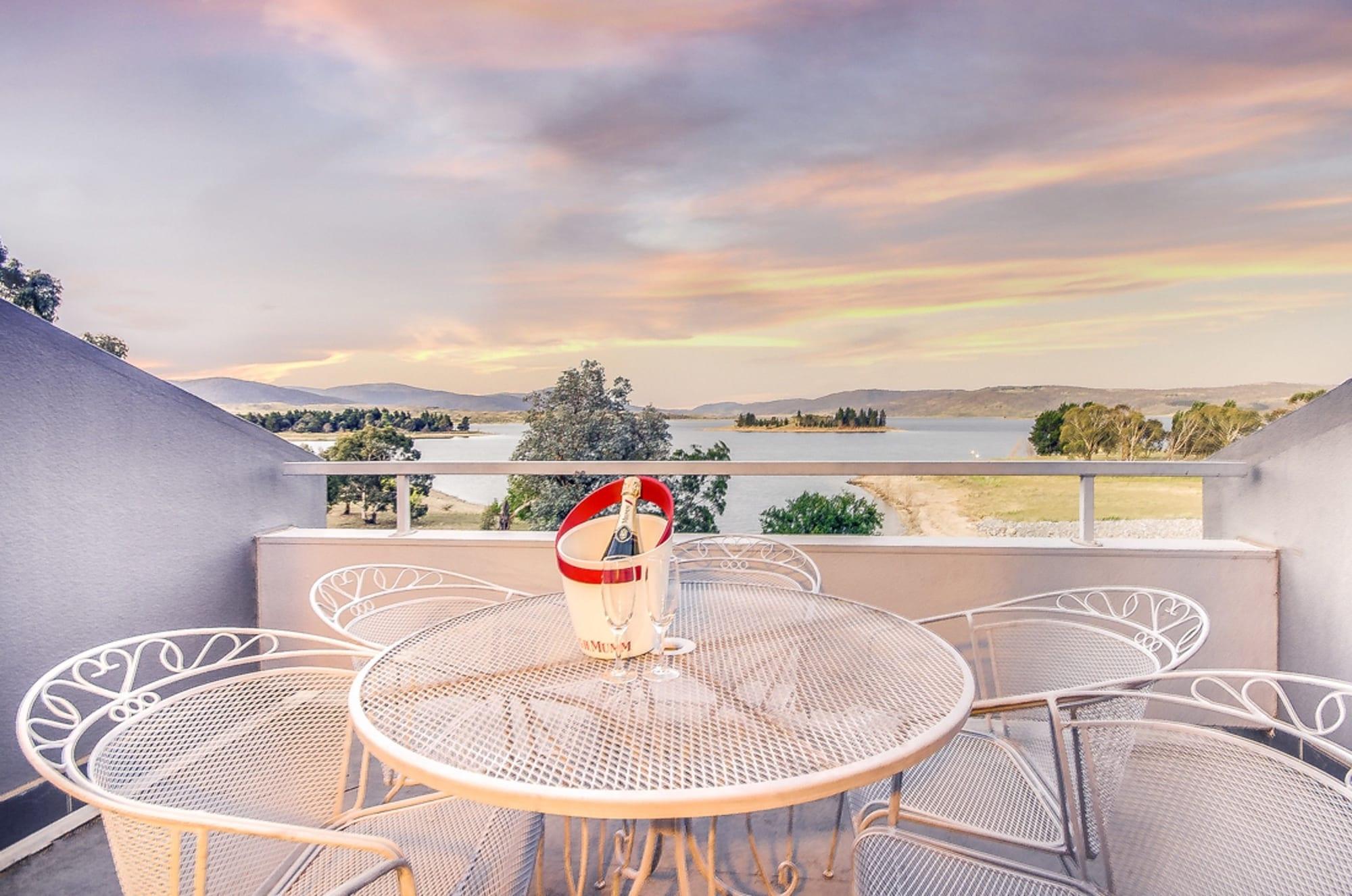 ริดเจส ฮอไรซอน สโนวี เมาน์เทนส์ จินดาไบน์ Hotel ภายนอก รูปภาพ